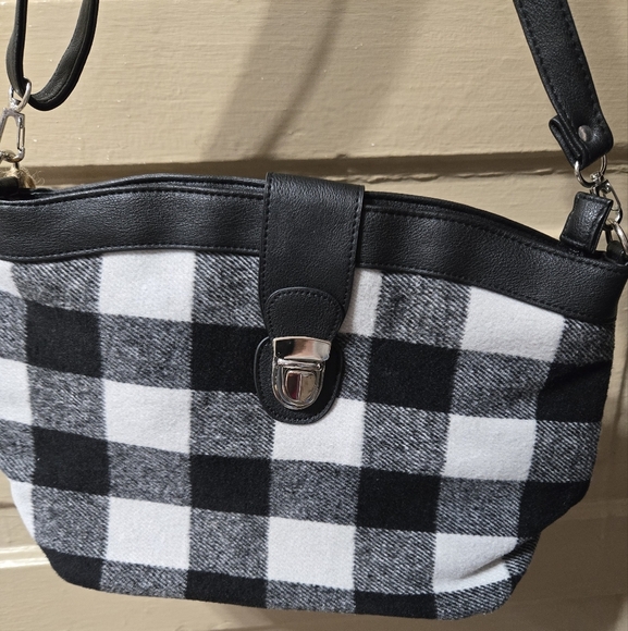 Woodland Creek Buffalo Plaid Black & White Crossbody Adjustable Strap Purse NWT - Picture 2 of 7